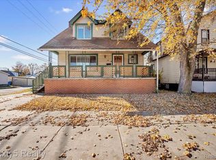 98 Le Roy St, River Rouge, MI 48218