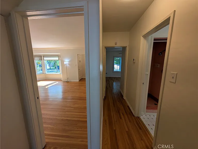 582 N Sunnyslope Ave — Photo 30