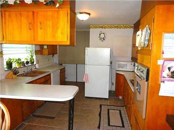 5th image of 103 Sunnyside Dr