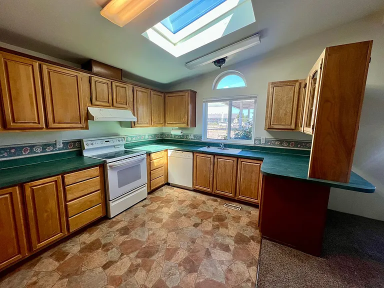 2054 Marion Ave — Photo 2