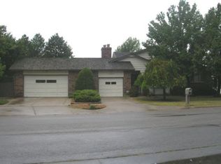 1465 N Valleyview Ct, Wichita, KS 67212