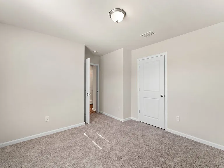 511 Whispering Creek Ave — Photo 10