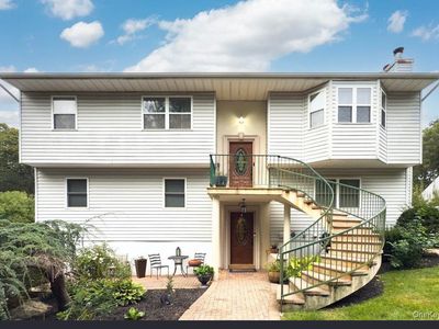 129 Berkshire Dr, Farmingville, NY, 11738