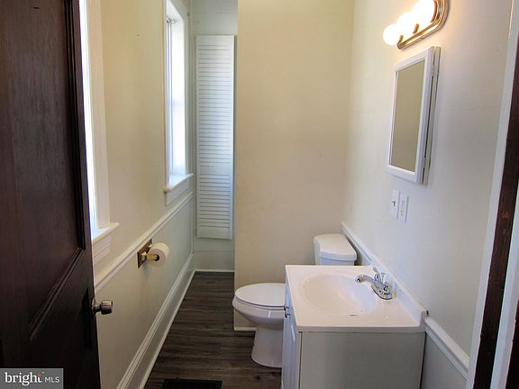 3rd image of 502 N Mulberry St