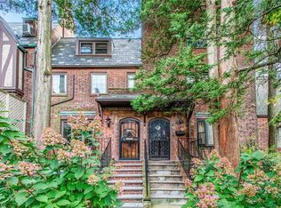 2 Center Knls, Bronxville, NY 10708