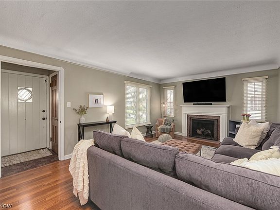 5th image of 3275 W 162nd St