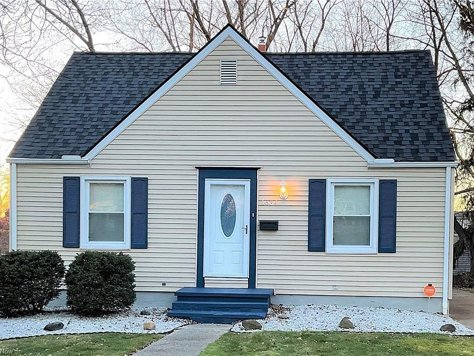1st image of 1634 Oakwood Ave