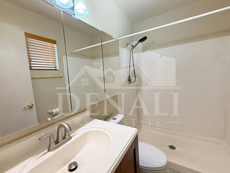 2102 W Knox Rd — Photo 19