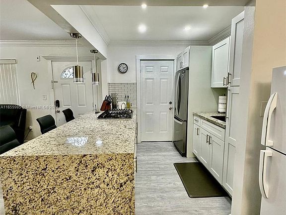 4th image of 101 NW 204th St APT 18X