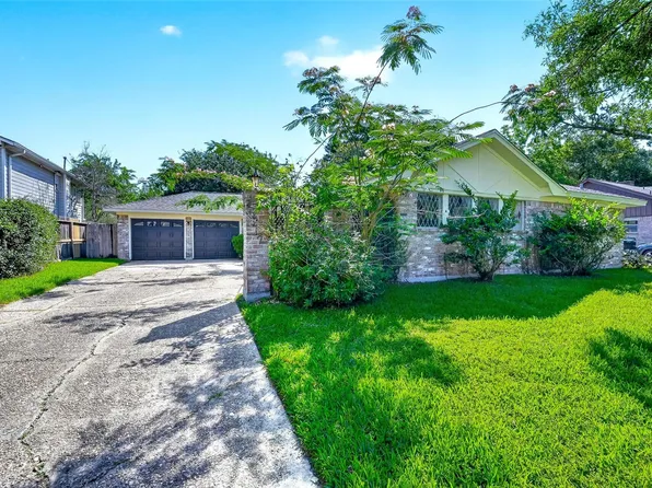 15207 Pleasant Valley Rd, Houston, TX 77062