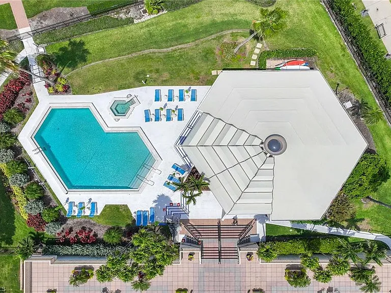 4031 Gulf Shore Blvd N #10C — Photo 36