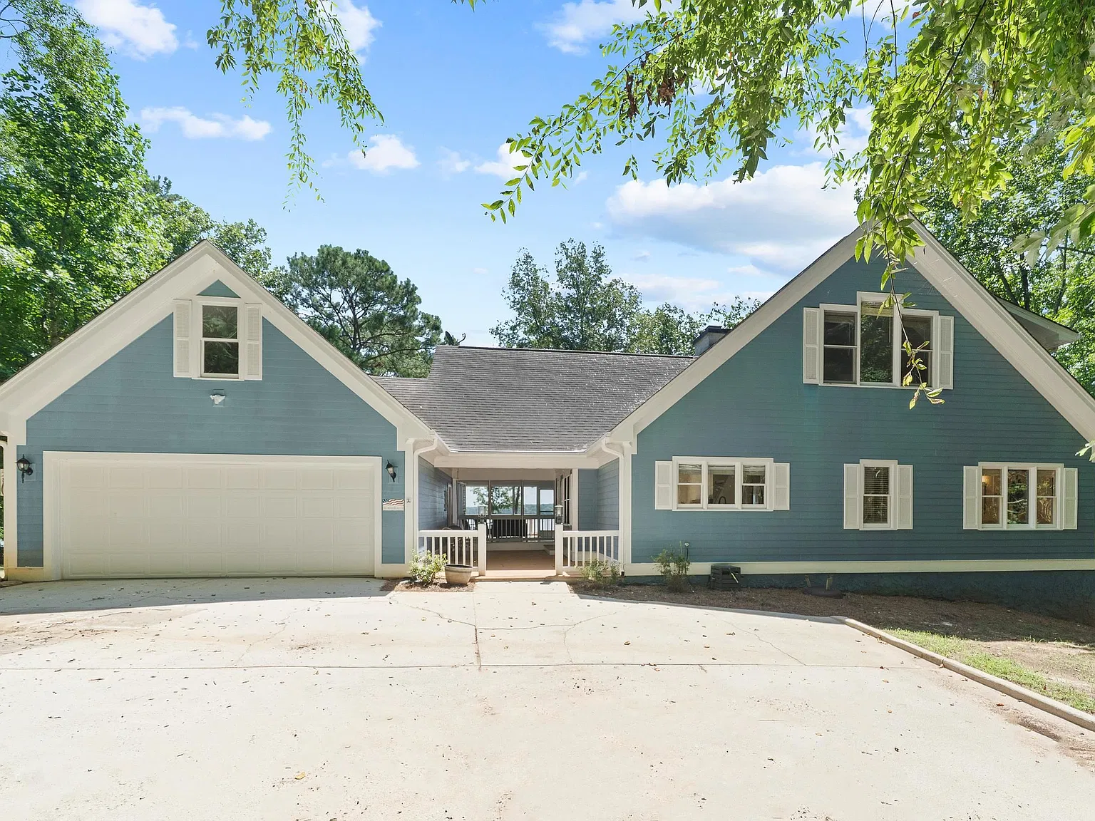 4 bed, 3.5 bath, 3500 sqft, $3,500 — Photo 2
