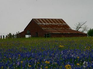 7983 Falcon Ln, Bellville, TX 77418