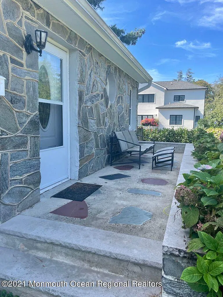 3 bed, 4.5 bath, 2281 sqft, $3,000 — Photo 3