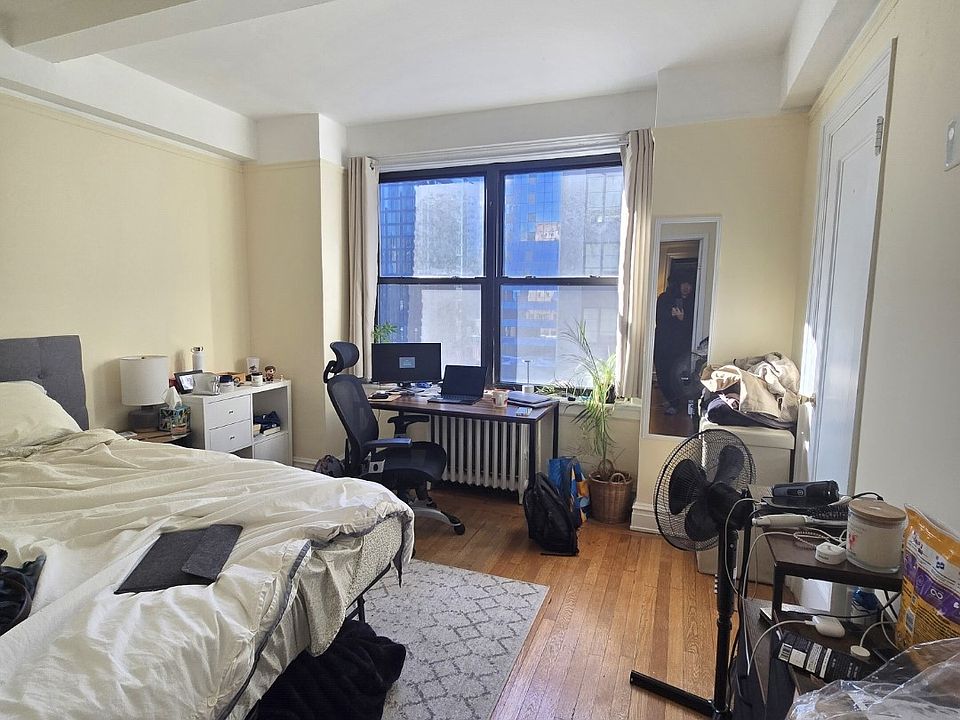 1st image of 455 W 34th St APT 11A
