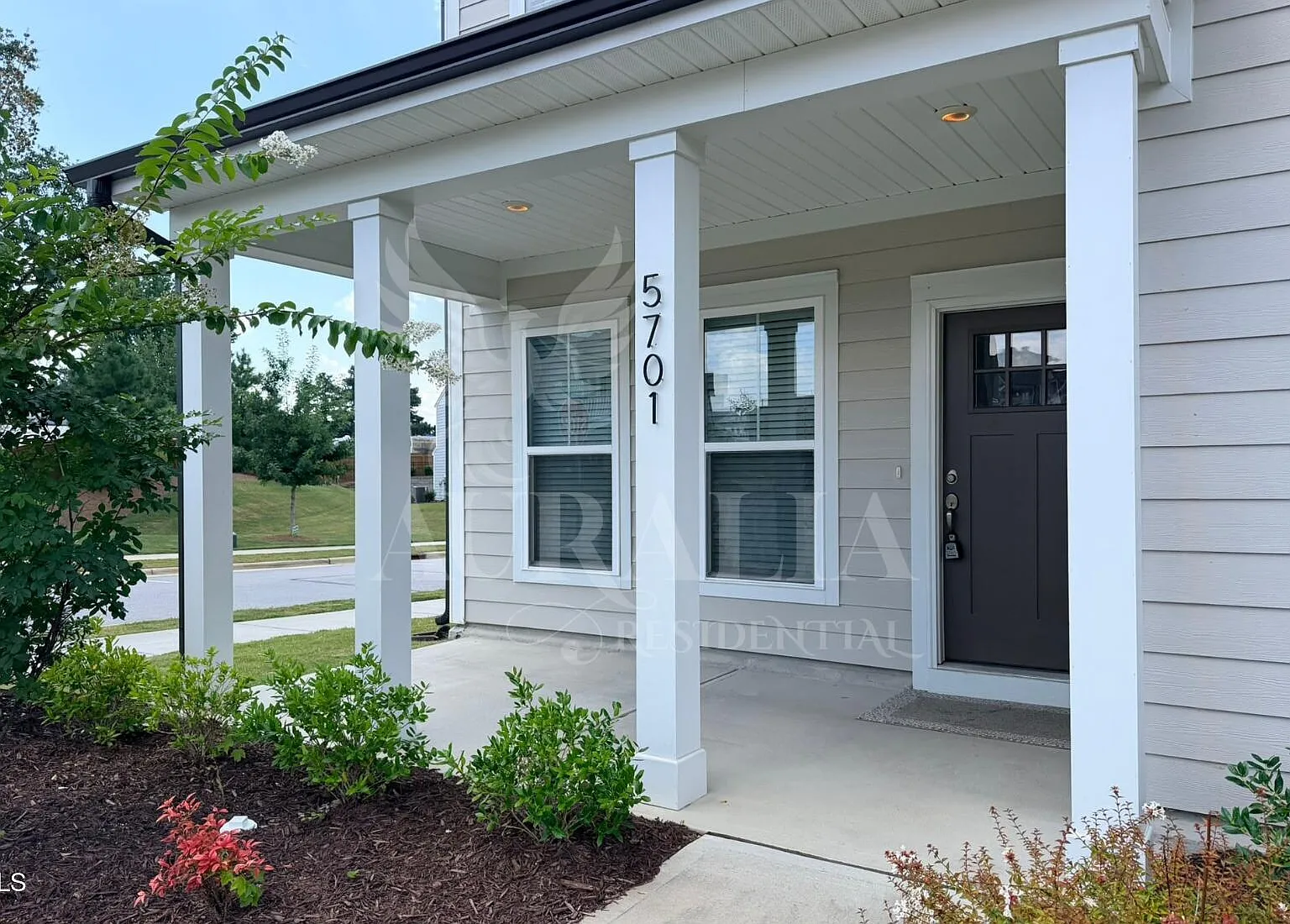 4 bed, 3.0 bath, 2486 sqft, $2,650 — Photo 4