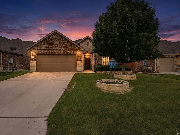 2nd image of 2754 Ridge Heights