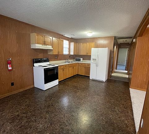 3rd image of 100 Shelby Ct