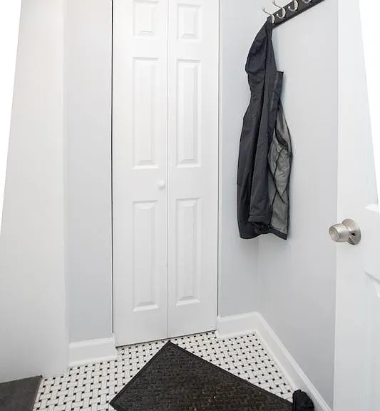 3225 N Wilton Ave #G — Photo 15