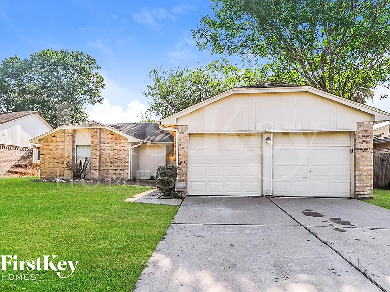 2606 Olster Dr — Photo 1