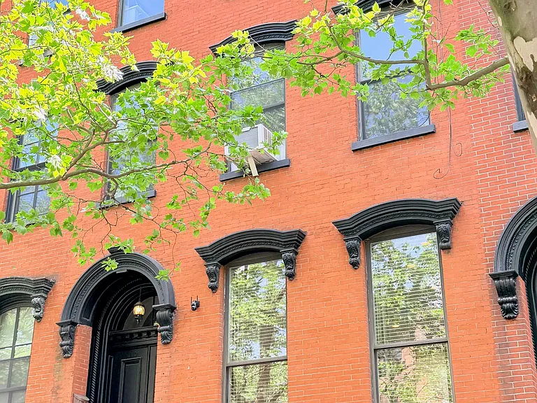 118 Kent St #1 — Photo 1