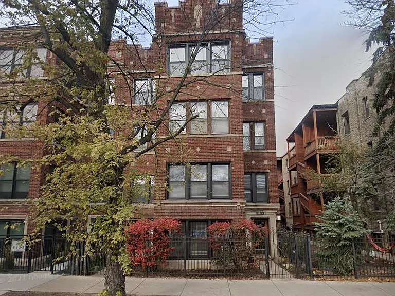 1506 W Addison St — Photo 4