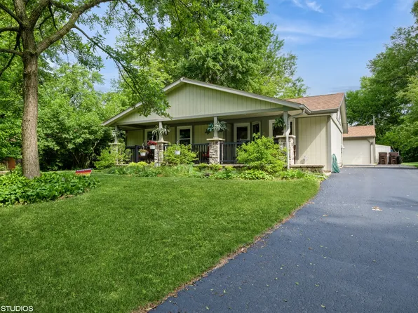 406 Channel Dr, Island Lake, IL 60042