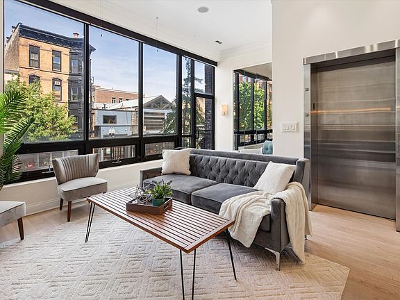 2nd image of 1445 N Wells St APT 2
