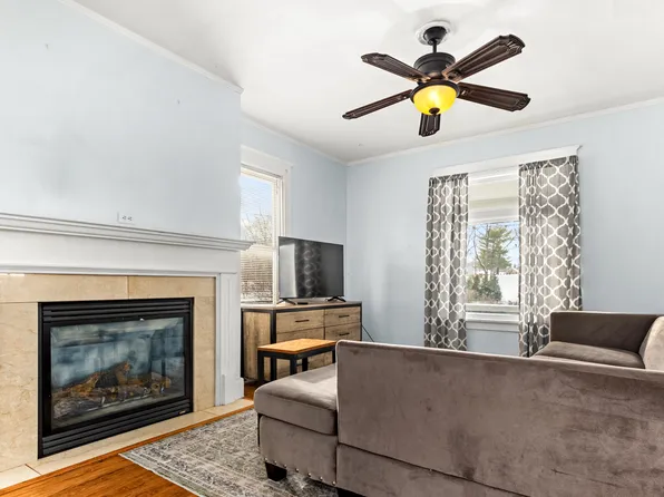 3210 N Knoxville Ave, Peoria, IL 61603