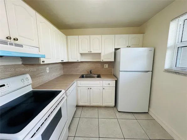 2050 NW 89th Ave #108, Pembroke Pines, FL 33028