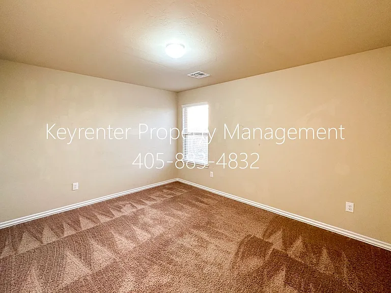 2409 Rosa Cir — Photo 6