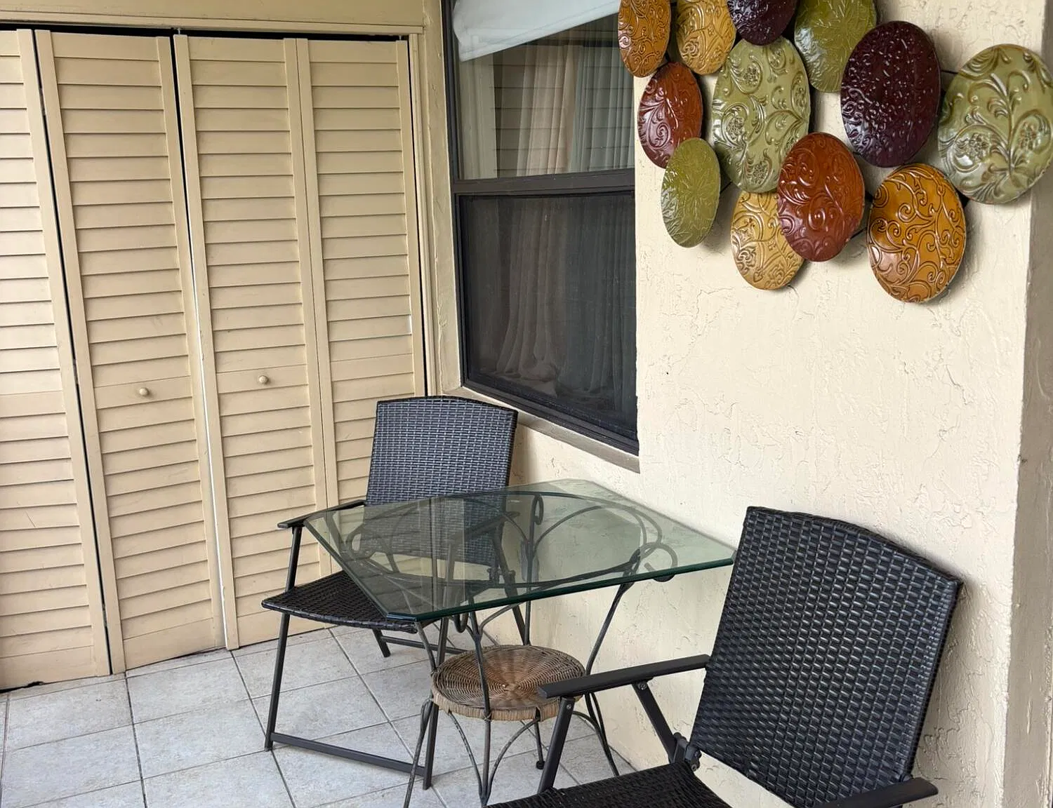 2 bed, 2.0 bath, 735 sqft, $2,200 — Photo 2