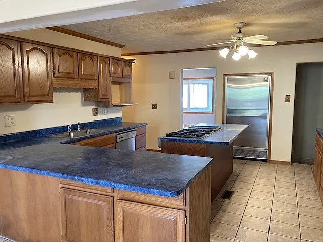 411 N Shady Bend Rd — Photo 6