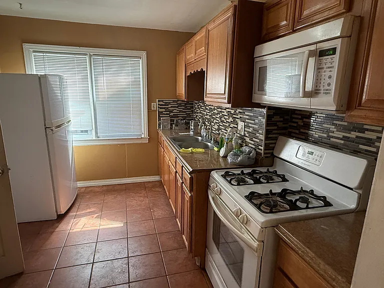 4913 Schlaff St #4915 — Photo 8
