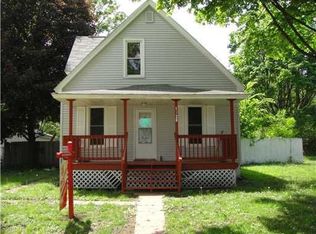 1328 9th St NW, Cedar Rapids, IA 52405