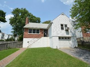 261 Hoover Rd, Yonkers, NY 10710