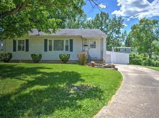 15 Maple Ct, Decatur, IL 62526