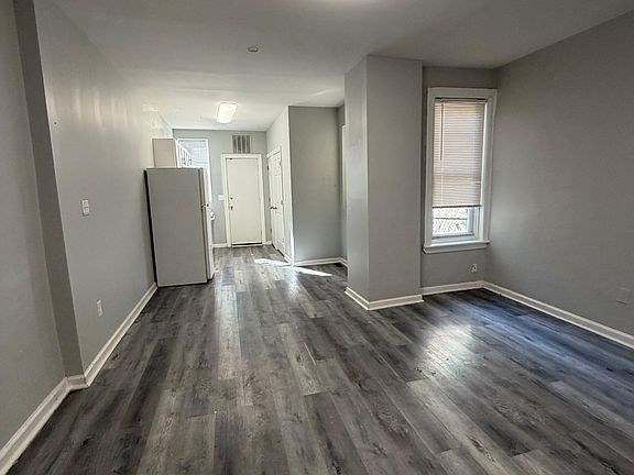 4th image of 352 N Robinson St