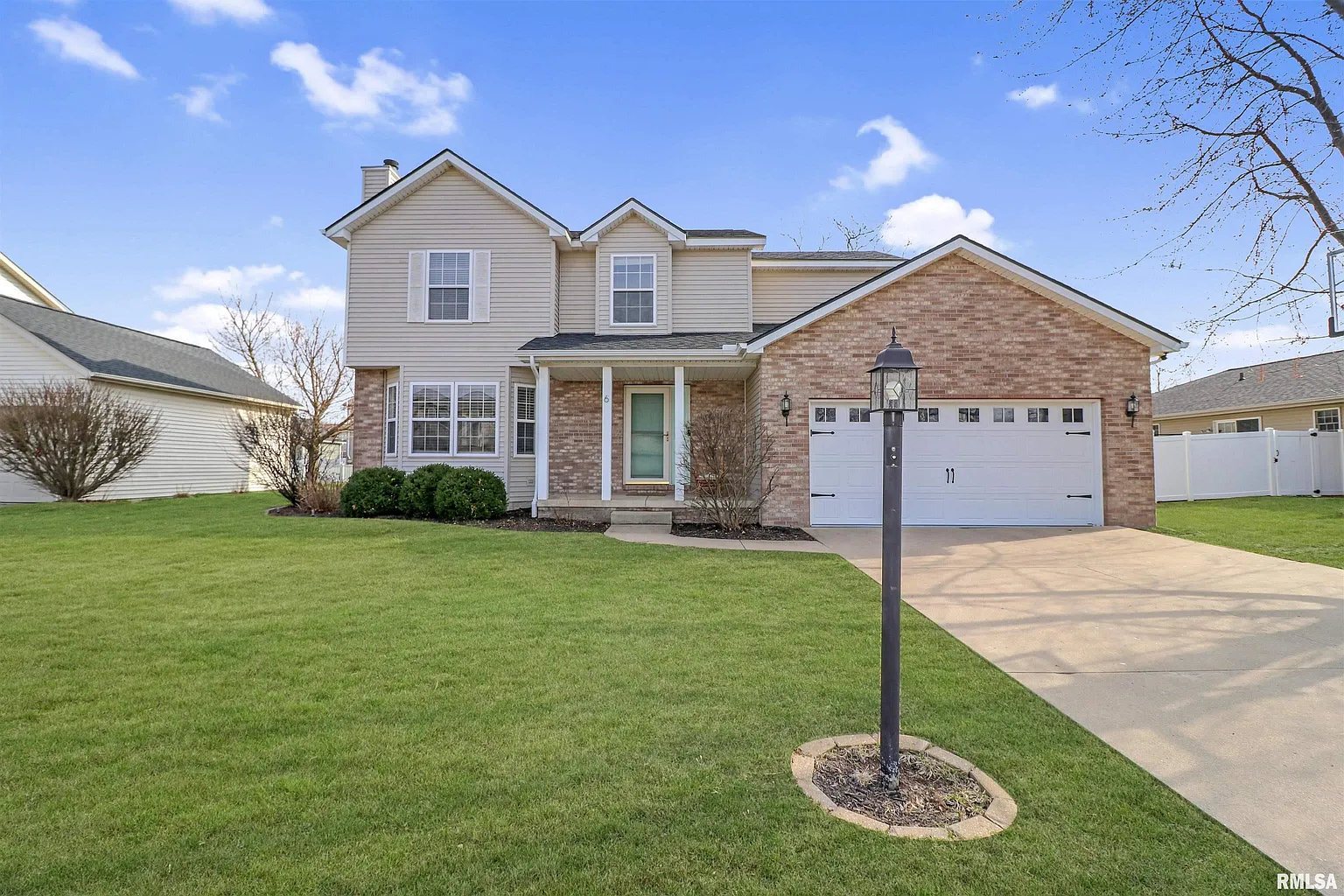 6 Remington Way photo 1