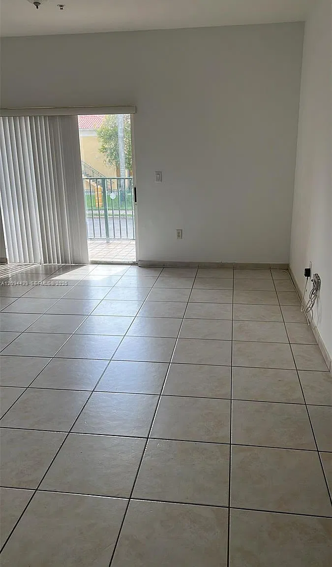 Palm Gardens At Doral Con — Photo 2
