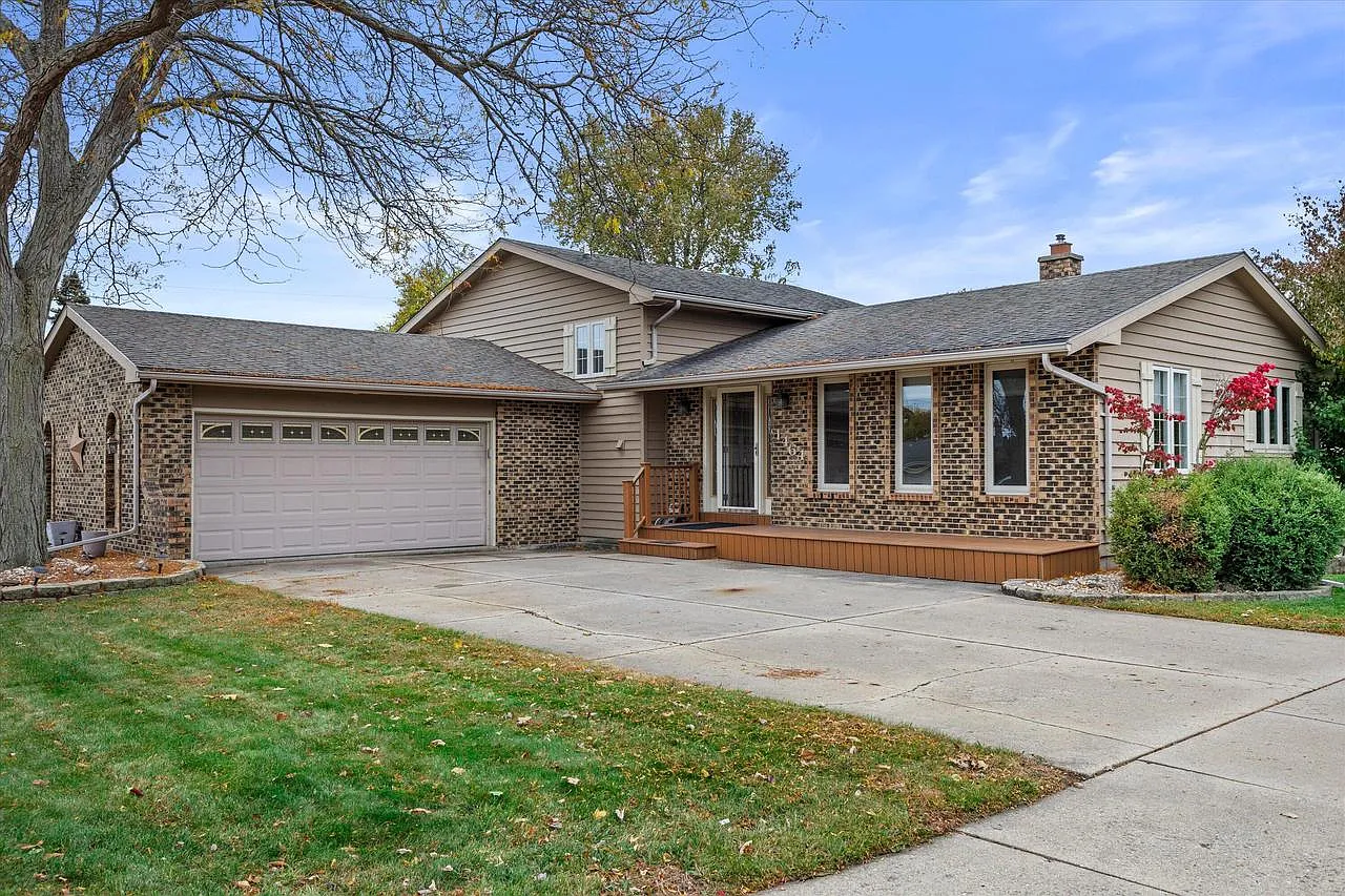 1464 32nd AVENUE photo 1