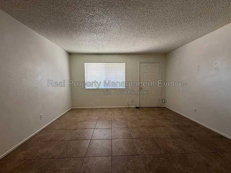 1905 N Center St #1 — Photo 5