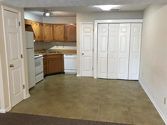 5th image of 139 Macey Ave APT D