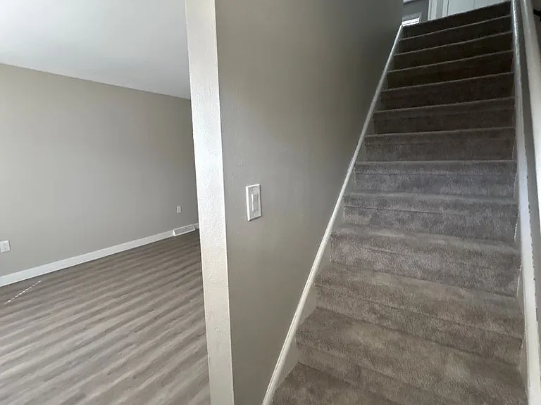 809 Lindenwood Dr S — Photo 8
