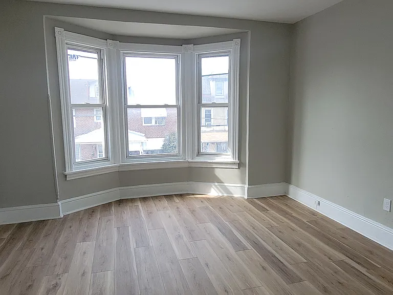 1743 Rose St — Photo 6
