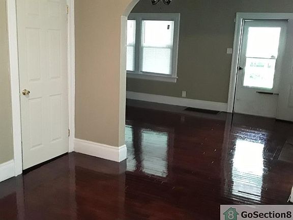 4th image of 329 Cherry Dr