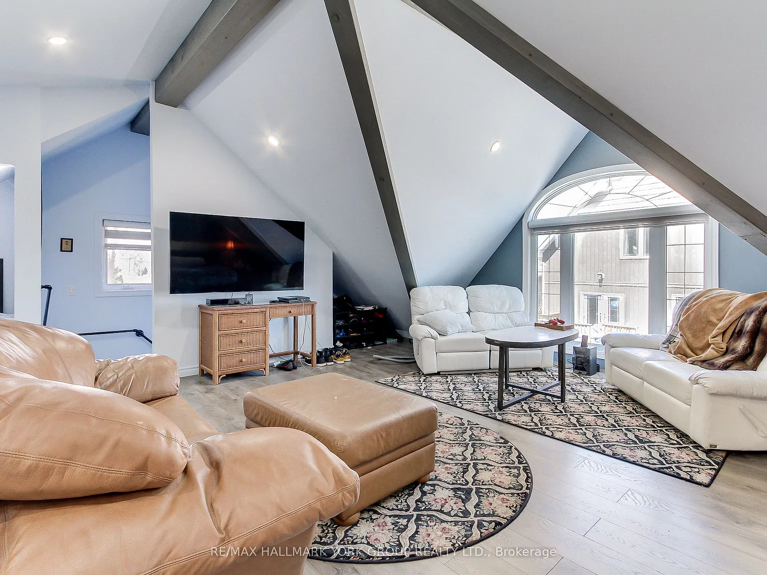 1 bed, $2,400 — Photo 3