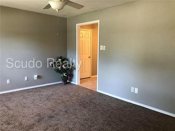 3rd image of 7602 E 108th Ter
