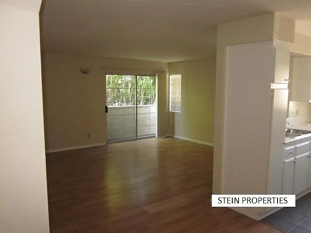 13610 Moorpark St #108 — Photo 13