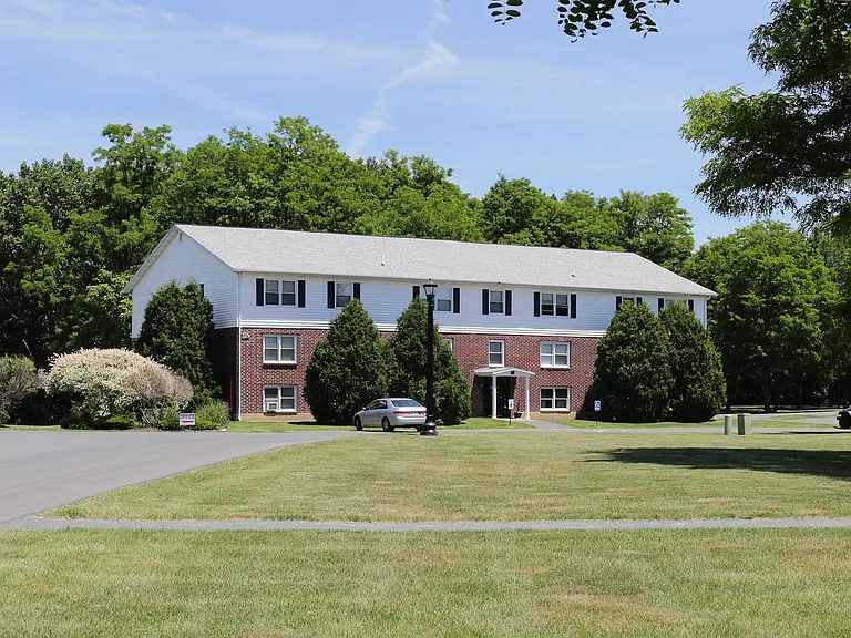 Country Gardens Apartments — Photo 8